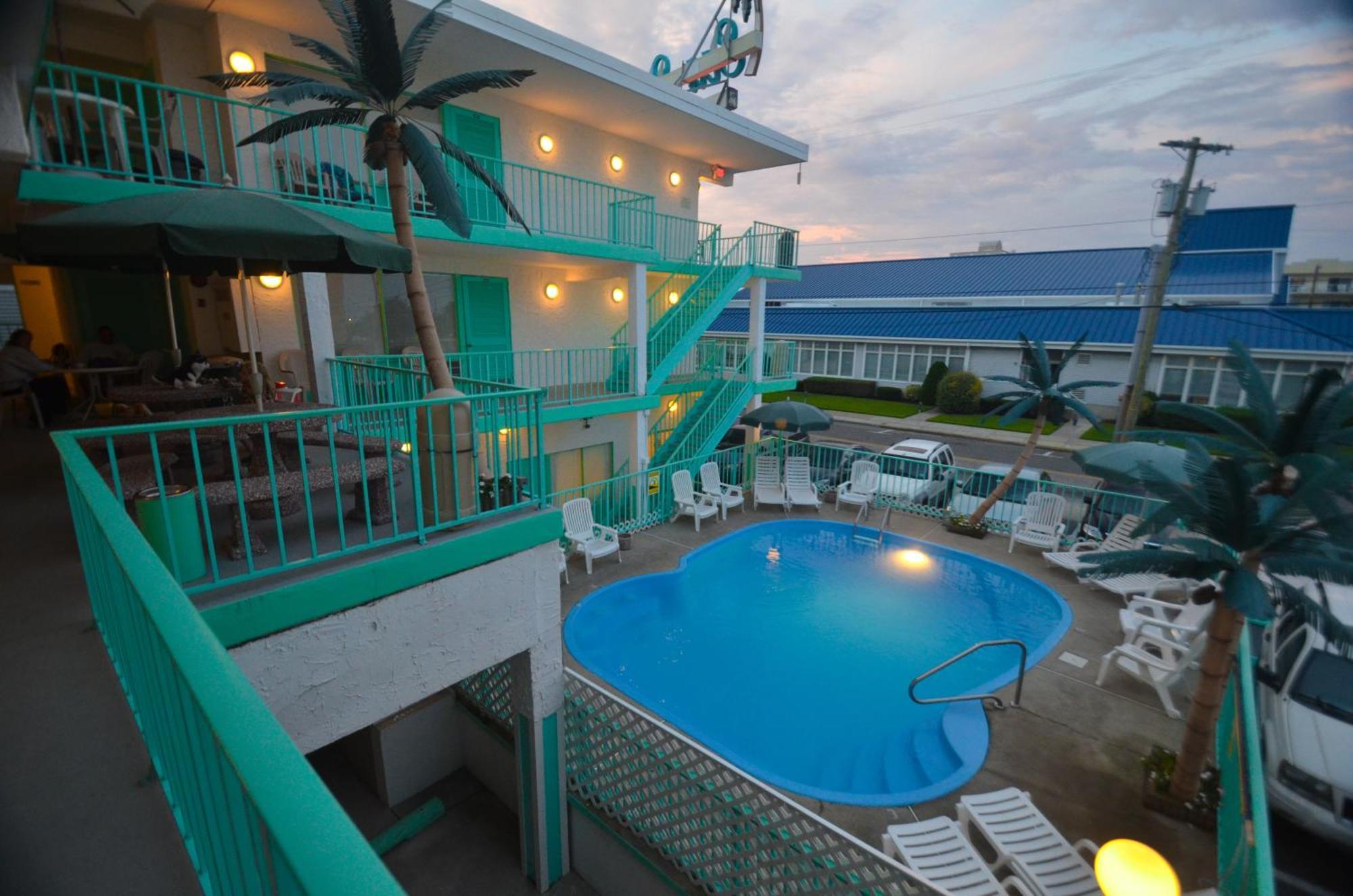 Motel Sea Scape
